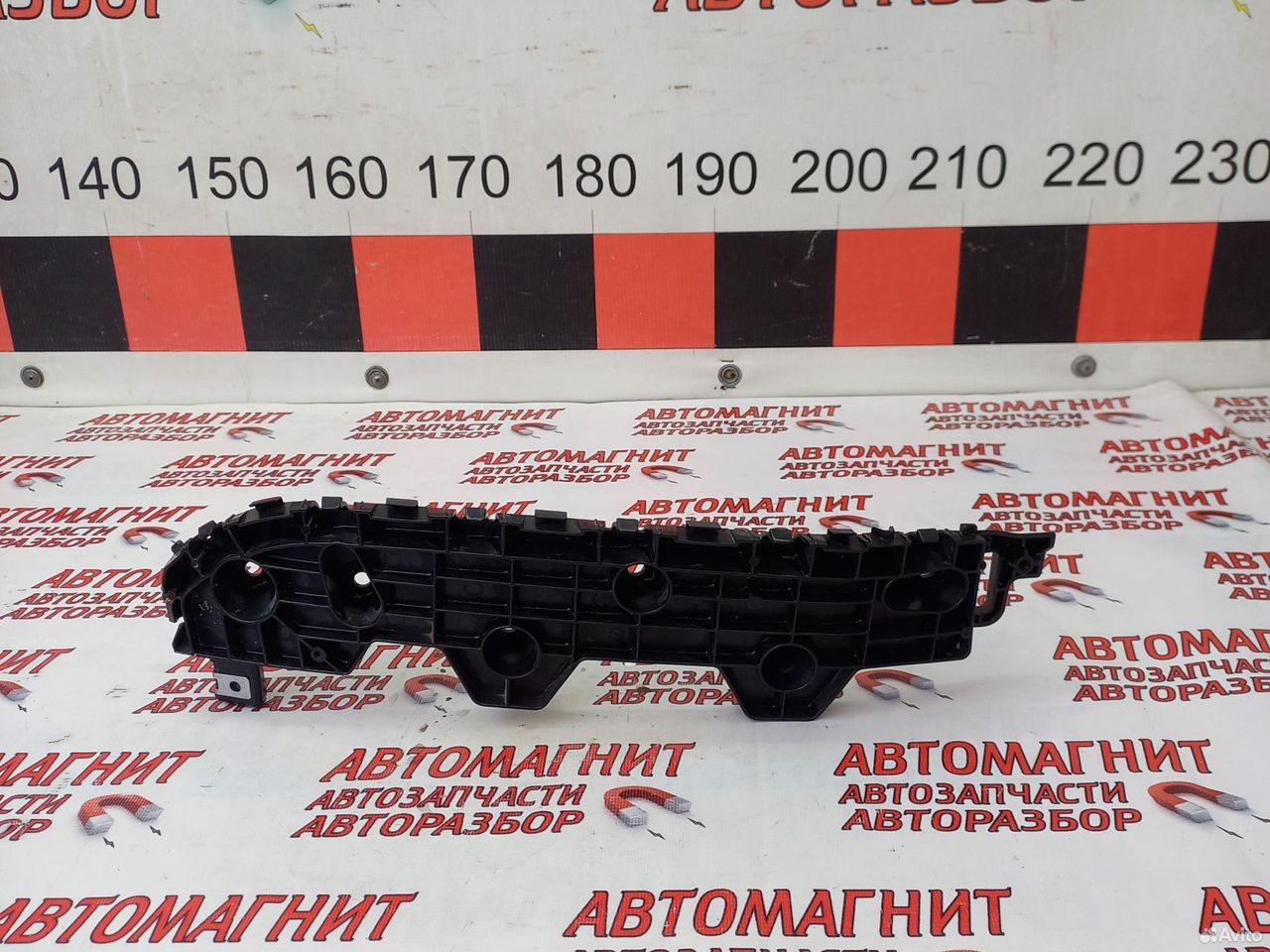 Кронштейн заднего бампера правый Lixiang L7