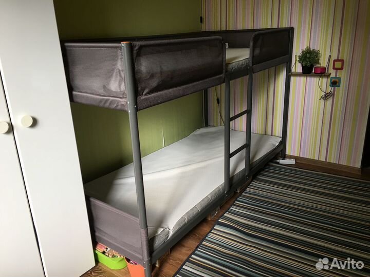 Двухъярусная кровать IKEA из металла