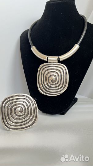 Бижутерия серьги и колье