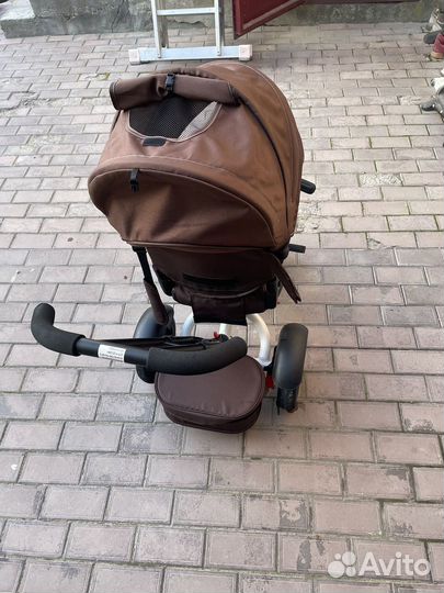 Детский трех-колесный велосипед коляска