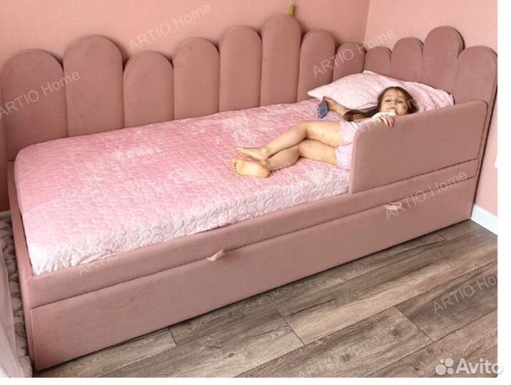 Детская кровать с бортиками