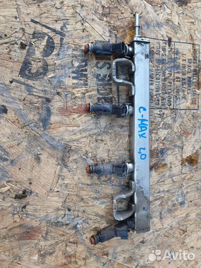 Топливная рампа с форсунками Ford C-Max Focus aoda