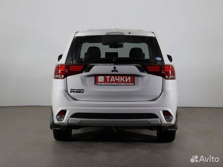 Mitsubishi Outlander 2.0 AT, 2017, 132 600 км