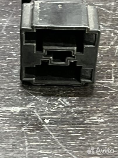 Датчик выключения стоп сигнала мерседес w211