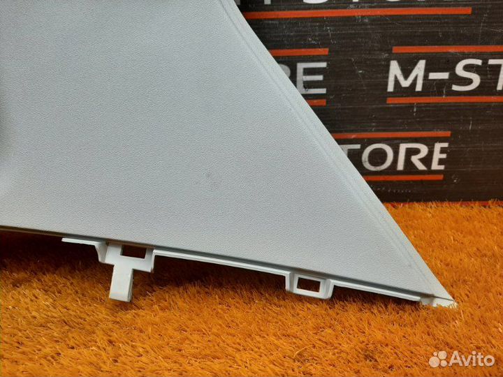 Обшивка стойки задняя правая Volkswagen Tiguan 5N