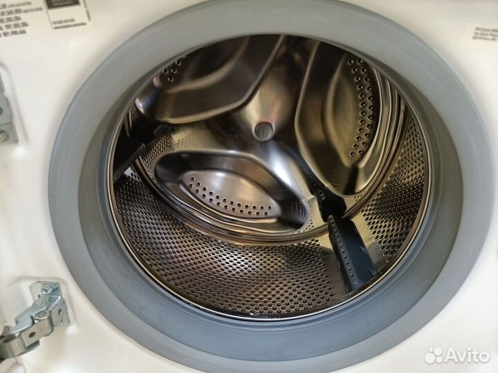 Встраиваемая стиральная машина новая Ariston