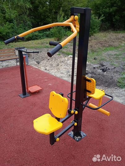 Уличные спортивные тренажёры