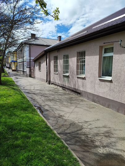 3-к. квартира, 60 м², 1/1 эт.