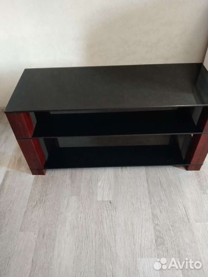 Стеклянная тумба под тв