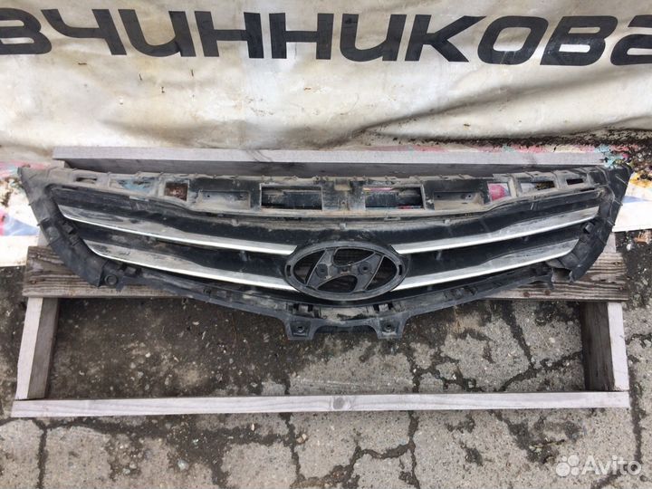 Решетка радиатора Hyundai Solaris рестайлинг