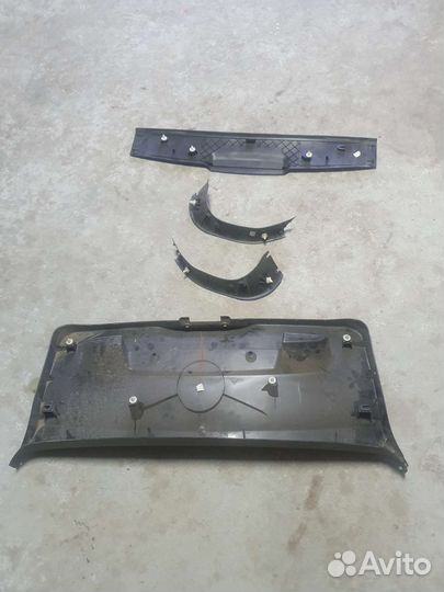 Обшивка крышки багажника BMW 1 e87 e81 двери,пласт