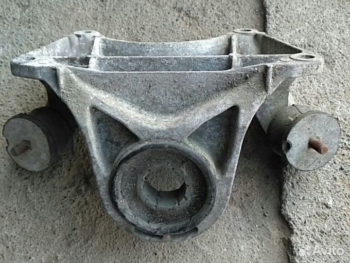 Кронштейн АКПП BMW E65 735