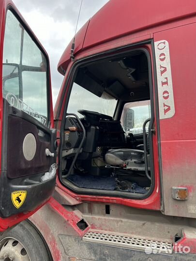 Volvo VNL 64T с полуприцепом, 2003