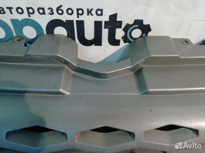 Решетка радиатора DJ32-8200-AA Land Rover Range