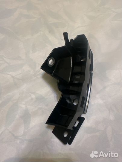 Кронштейн бампера VW Teramont 3CM807049