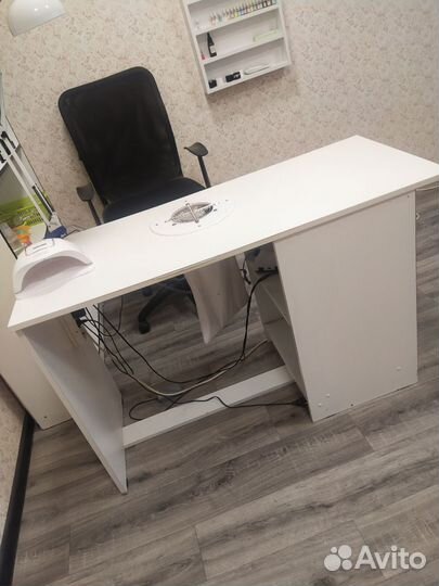 Стол для маникюра с вытяжкой бу