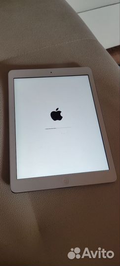 Apple iPad air 1 на 16GB Mode A1475