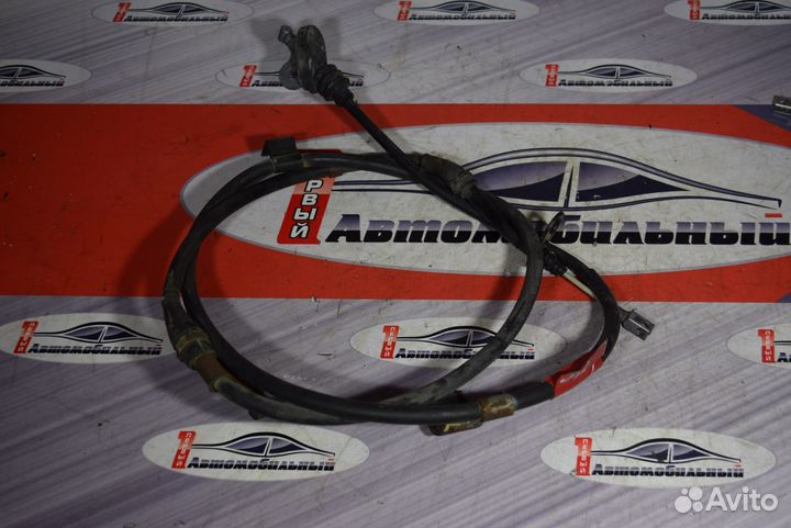 Тросик ручника лево c Nissan Teana J32 VQ25DE