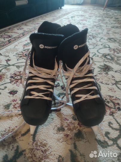 Коньки хоккейные