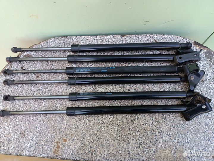 Амортизатор крышки багажника Mitsubishi Asx