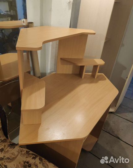 Компьютерный стол