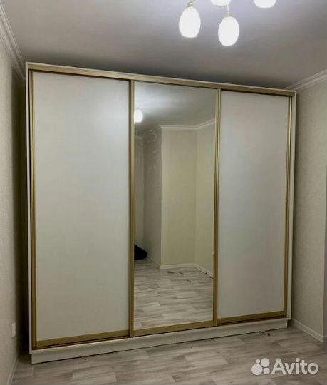 Шкаф на заказ современный