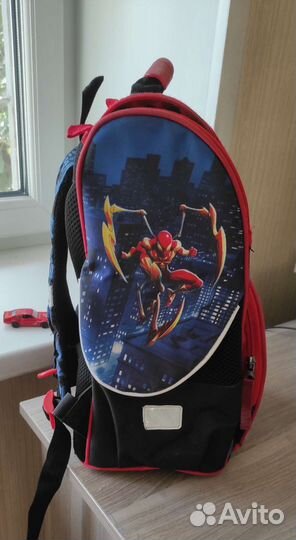 Рюкзак школьный