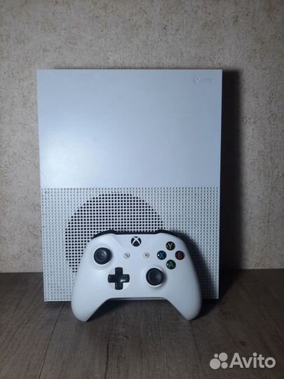 Xbox One s 1tb/Игры/1 геймпад
