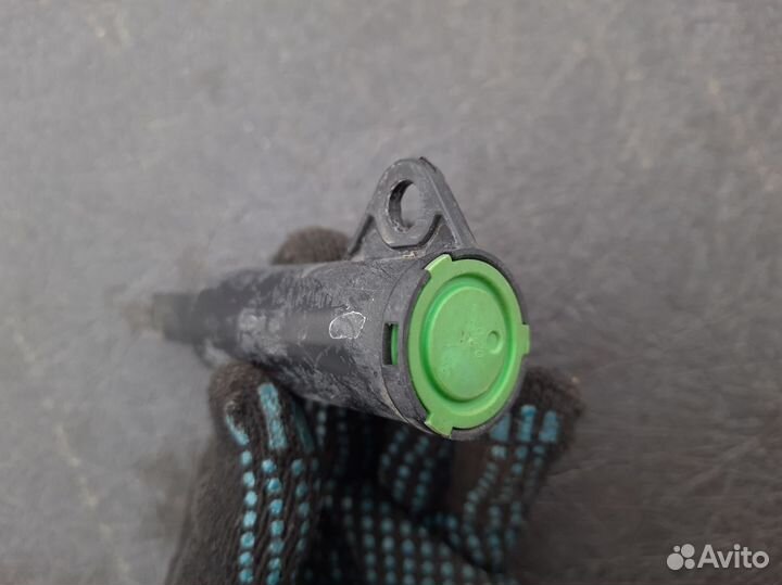 Амортизатор бардачка Форд Фокус 2