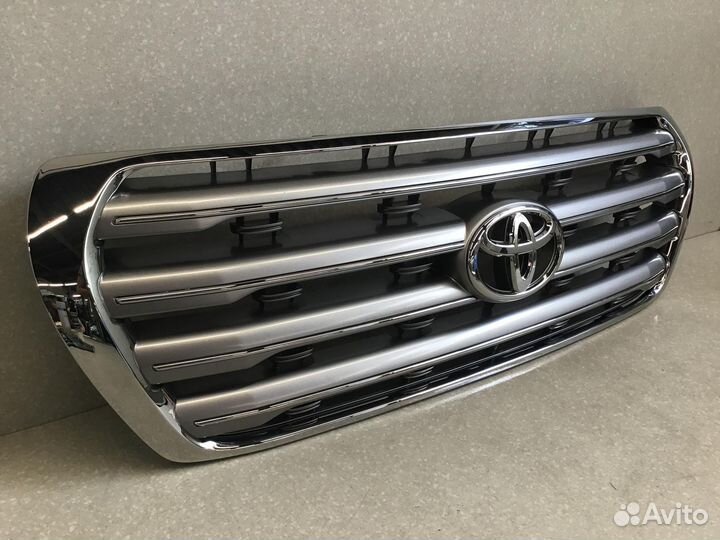 Решетка радиатора Toyota Land Cruiser (200) 2008-2