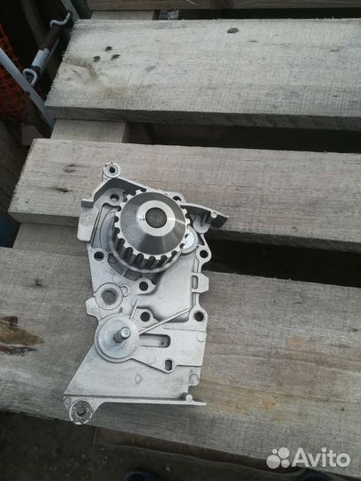 Помпа Рено Меган 2