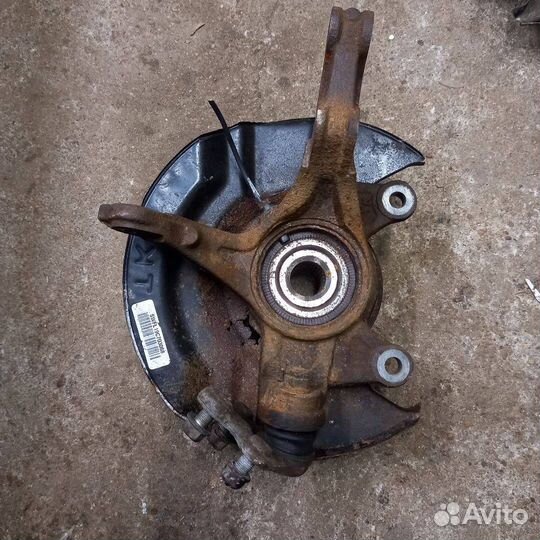 Кулак передний левый Honda CR-V 3 2009