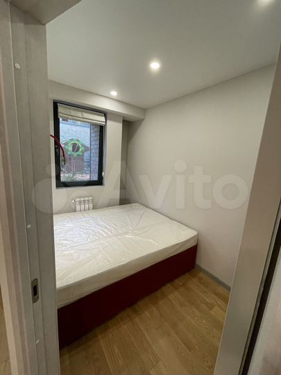 2-к. квартира, 30 м², 1/8 эт.