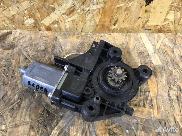 Мотор стеклоподъемника передний левый Ford Focus 2