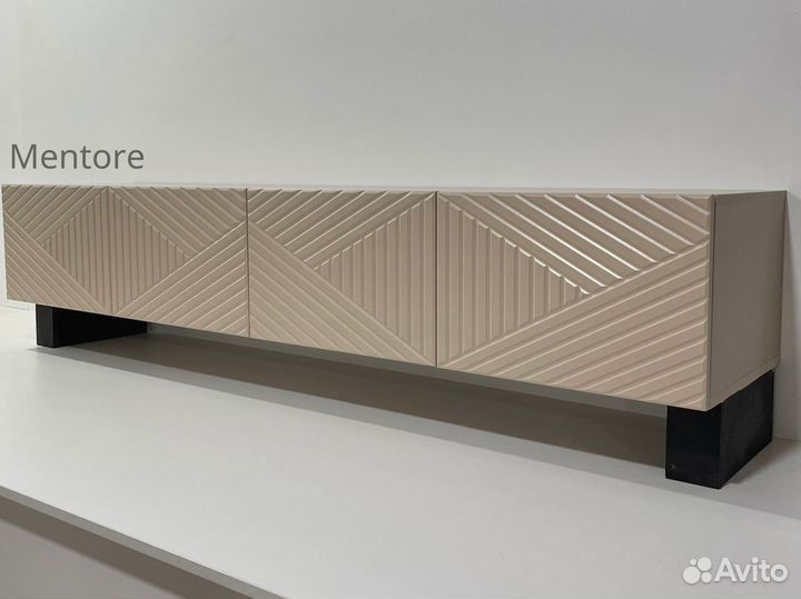 Тумба тв Bravo (на опорах или подвесная)