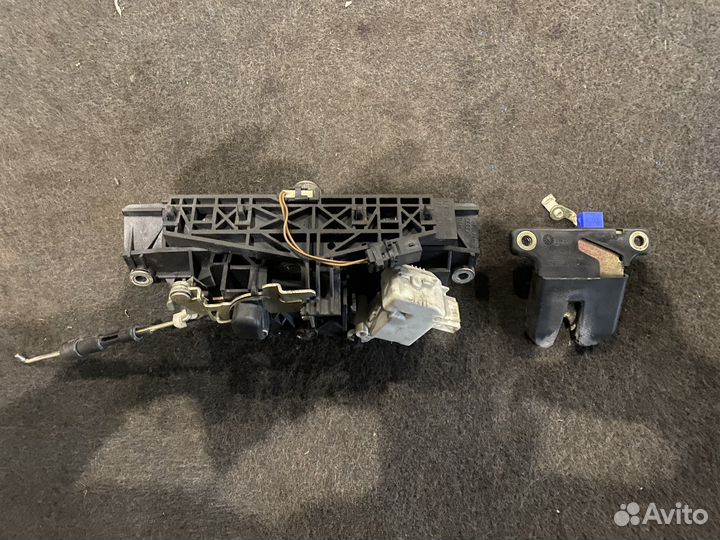 Замок крышки багажника Audi A6 C5