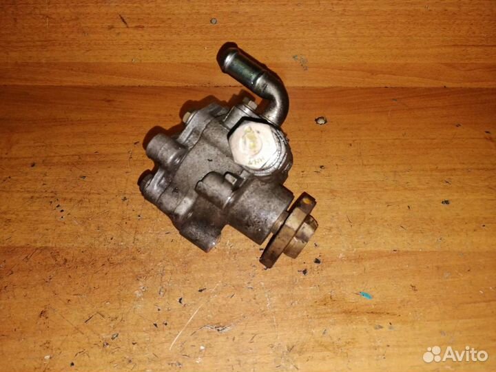 Насос гидроусилителя руля Фольксваген Гольф 4