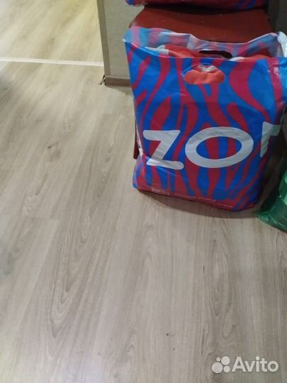 Пакеты с вещами