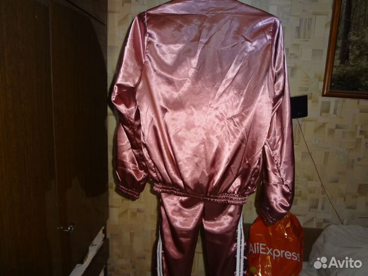 Костюм спортивный атласный