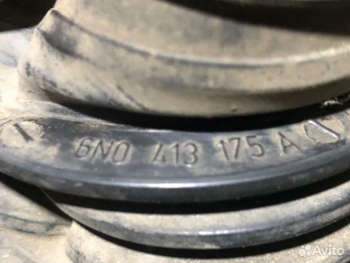 Пыльник амортизатора передний Volkswagen Jetta VI