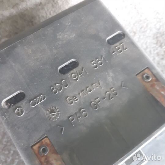 Бардачок(полочка) в консоль 8d0941561hbz Ауди А4Б5