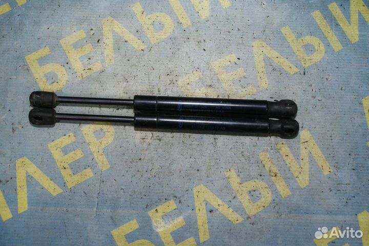 Амортизатор крышки багажника Ford Focus 2