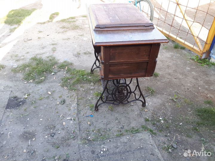 Швейная машинка зингер ножная