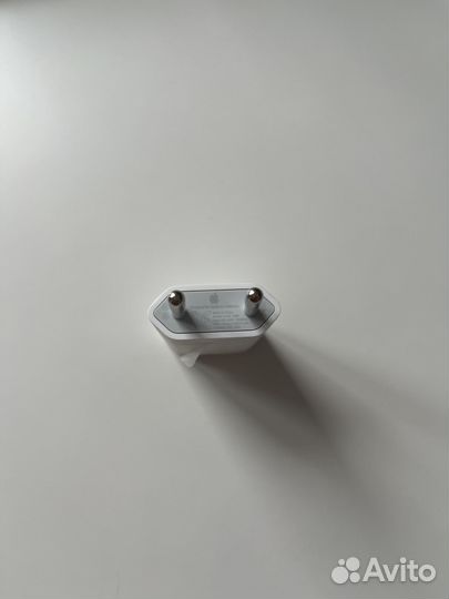 Сетевое зарядное устройство Apple мощностью 5 Вт