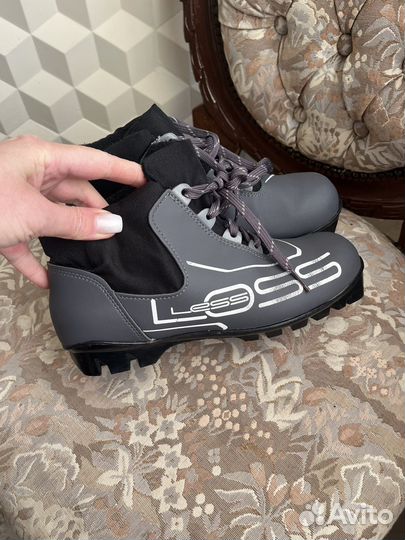 Лыжные ботинки на р.37-38