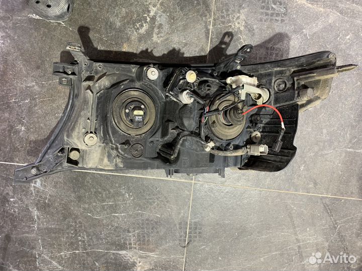 Фары Toyota Land Cruiser 200