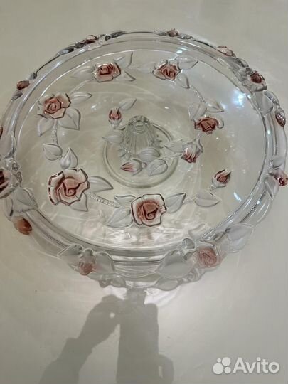 Тортница на ножке