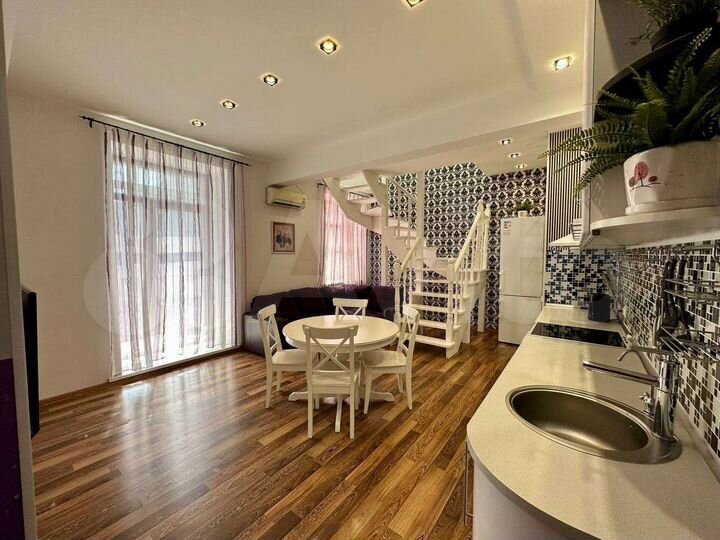 4-к. квартира, 112 м², 4/5 эт.
