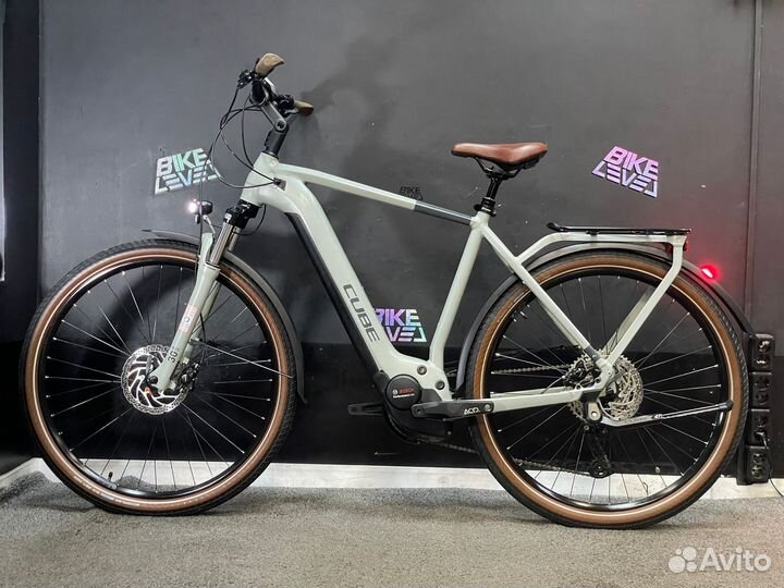 2022г Cube Kathmandu Hybrid Pro 625