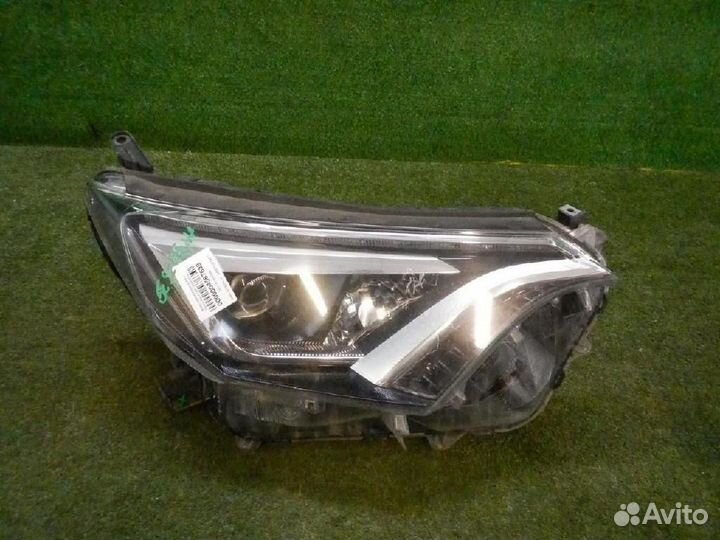 Фара правая Toyota RAV4